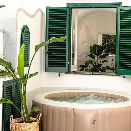 Michela, 2br, 2bt, Amazing Patio, Jacuzzi, Newly Renovated Capri