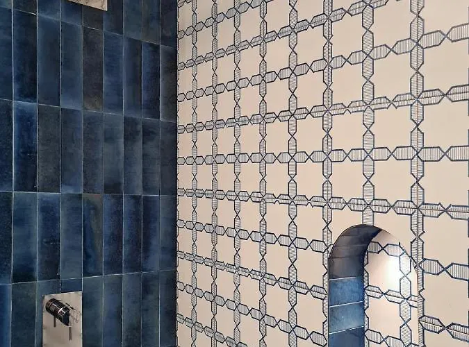 Michela, 2br, 2bt, Patio, Newly Renovated