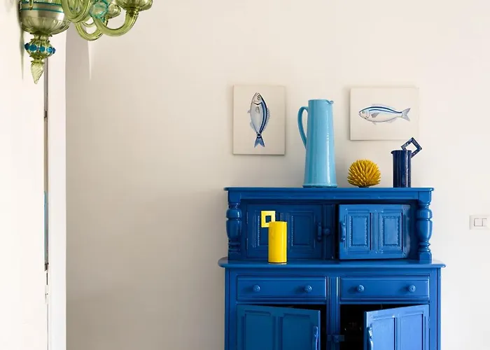 Michela, 2br, 2bt, Patio, Newly Renovated *