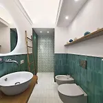 Michela, 2br, 2bt, Patio, Newly Renovated *