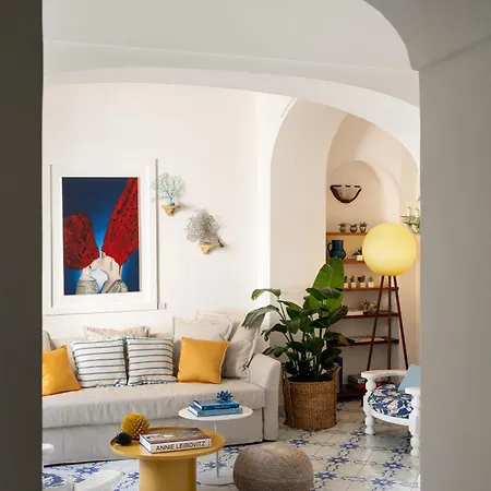 Michela, 2br, 2bt, Patio, Newly Renovated 度假居 卡普里