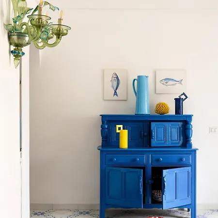 Michela, 2br, 2bt, Patio, Newly Renovated *