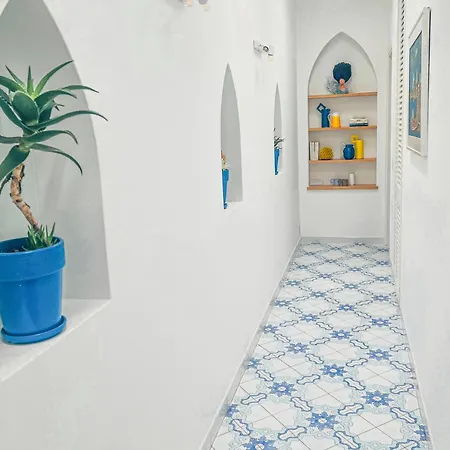 Michela, 2br, 2bt, Patio, Newly Renovated * Capri