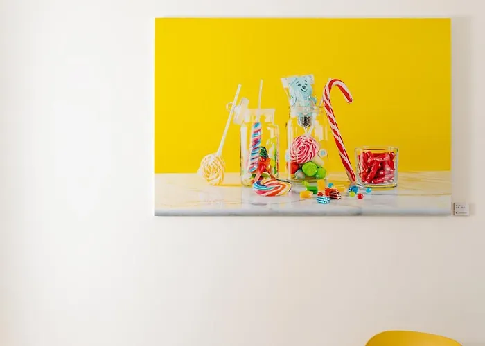 Michela, 2br, 2bt, Patio, Newly Renovated